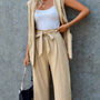 Ropa de moda, Outfit mujer, conjuntos frescos,  conjuntos de pantalón, conjuntos comodos, conjuntos casuales,  conjuntos,  conjunto mujer,  Conjunto de pantalón y chaleco, conjunto corto,  conjunto con pantalón largo,  conjunto de pantalon beige, 