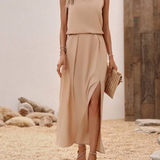 Ropa de moda,  Outfit mujer,  Conjuntos largos,  conjuntos frescos,  Conjuntos elegantes,  conjuntos comodos,  conjuntos,  conjunto mujer,  Conjunto largo,  conjunto elegante,  conjunto con falda,  conjunto de falda y blusa,  conjunto de falda y blusa beige,  Conjunto beige,