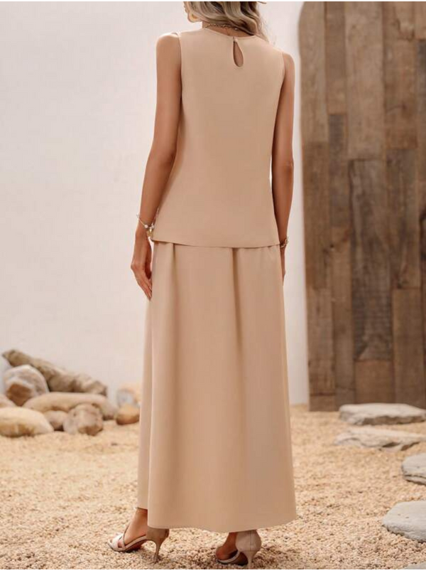 Ropa de moda,  Outfit mujer,  Conjuntos largos,  conjuntos frescos,  Conjuntos elegantes,  conjuntos comodos,  conjuntos,  conjunto mujer,  Conjunto largo,  conjunto elegante,  conjunto con falda,  conjunto de falda y blusa,  conjunto de falda y blusa beige,  Conjunto beige,