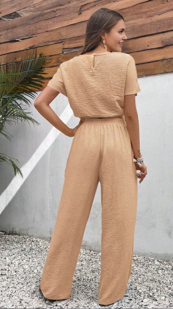 Ropa de moda, Outfit mujer, conjuntos frescos,  conjuntos de pantalón, conjuntos comodos, conjuntos casuales,  conjuntos,  conjunto mujer,  Conjunto de pantalón y blusa, conjunto corto,  conjunto con pantalón largo, conjunto con pantalón largo caqui, 