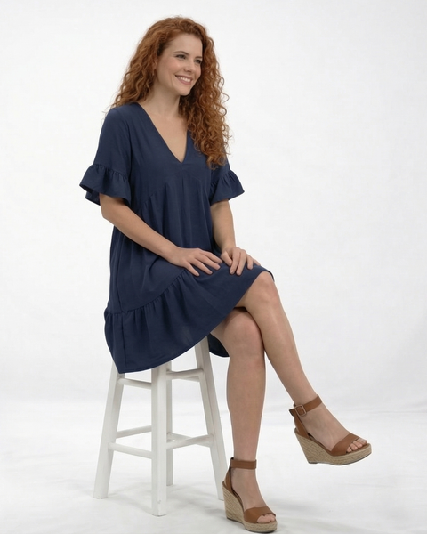 Vestido corto azul marino escote en V con manga volante y ruedo fruncido, cómodo y fresco para almuerzos y salidas casuales
