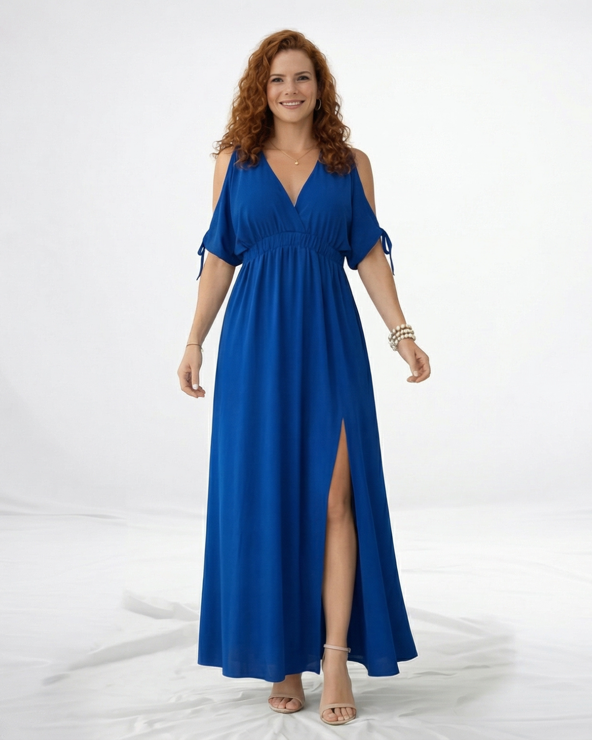 Vestido largo azul cruzado cold shoulder con lazo en puño, cintura fruncida y abertura lateral, sofisticado para eventos y celebraciones especiales