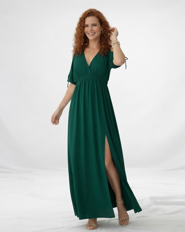 Vestido largo verde cruzado cold shoulder con lazo en puño, cintura fruncida y abertura lateral, vibrante y femenino para eventos especiales y celebraciones