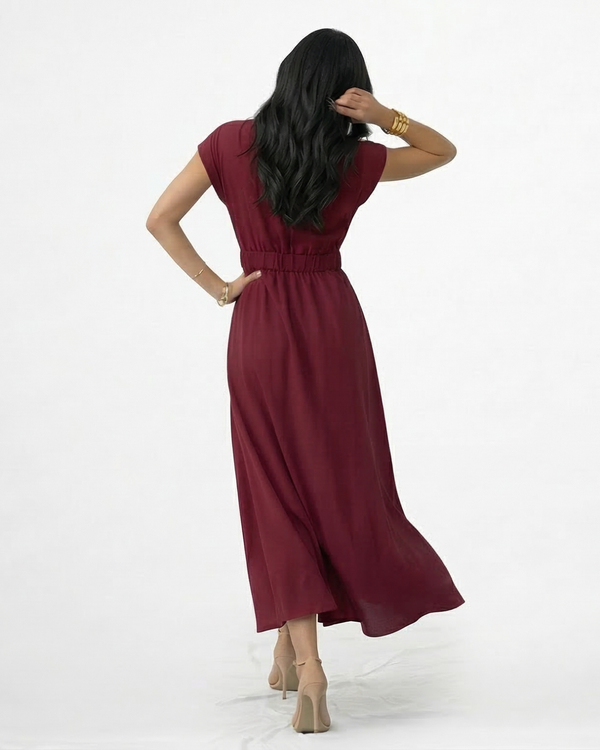 Vestido midi vinotinto cruzado con escote en V, manga corta y cinturón dorado en cintura fruncida, sofisticado para eventos especiales y salidas de noche