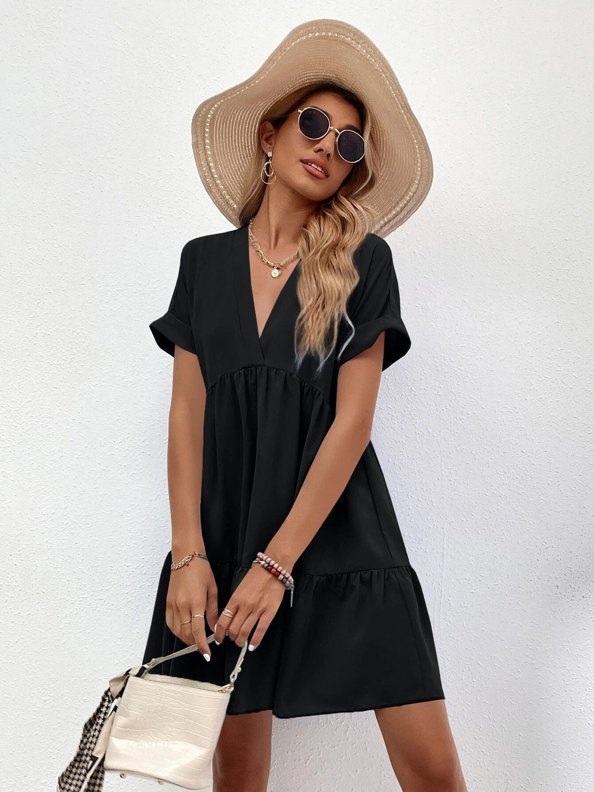 Vestidos mujer, atributo, atributo.co, Vestidos elegantes, Vestidos corto, Vestidos casuales, vestidos, Vestido corto, Vestido, Ropa de moda, Outfit mujer, vestido negro, vestido corto negro