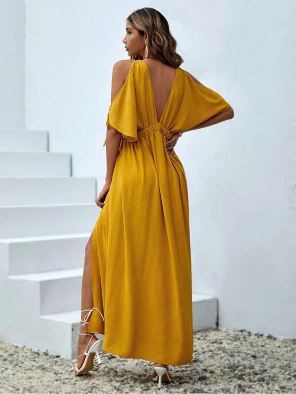 Vestidos mujer, atributo, atributo.co, Vestidos elegantes, Vestidos largo, Vestidos casuales, vestidos, Vestido largo, Vestido, Ropa de moda, Outfit mujer, vestido, vestido largo, vestido amarillo, vestido dorado