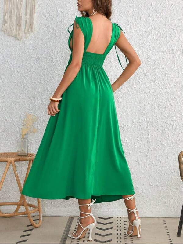 Vestidos mujer, atributo, atributo.co, Vestidos elegantes, Vestidos largo, Vestidos casuales, vestidos, Vestido largo, Vestido, Ropa de moda, Outfit mujer, vestido largo verde, vestido verde
