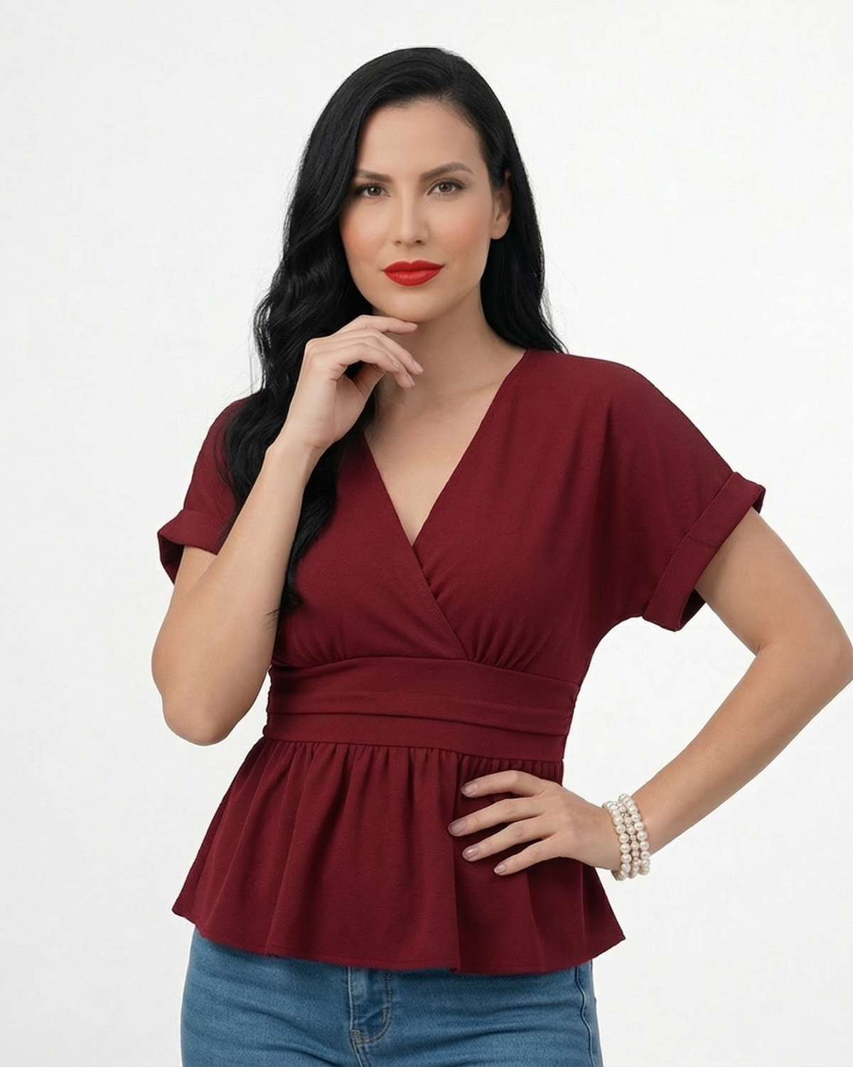Blusa vinotinto cruzada peplum con escote en V y falda peplum fruncida, perfecta para cenas y eventos especiales