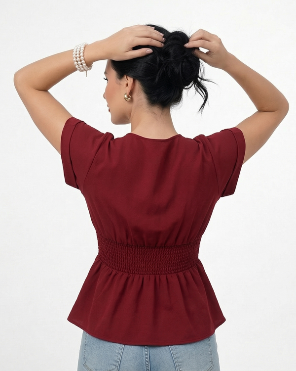 Blusa vinotinto cruzada peplum con escote en V y falda peplum fruncida, perfecta para cenas y eventos especiales
