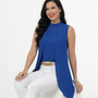 Blusa azul larga sin mangas con cuello alto y solapa asimétrica, ideal para oficina y salidas elegantes de día