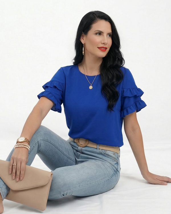 Blusa azul cuello redondo manga corta con doble volante, fresca y femenina para salidas de día y reuniones informales