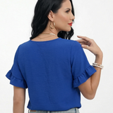 Blusa azul cuello redondo manga corta con doble volante, fresca y femenina para salidas de día y reuniones informales