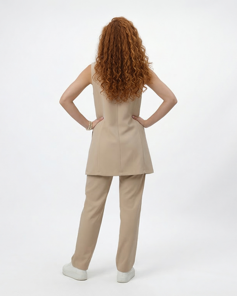Conjunto camel de chaleco tipo blazer sin mangas con solapas y pantalón palazzo con lazo en cintura, elegante y moderno para reuniones, eventos y salidas formales