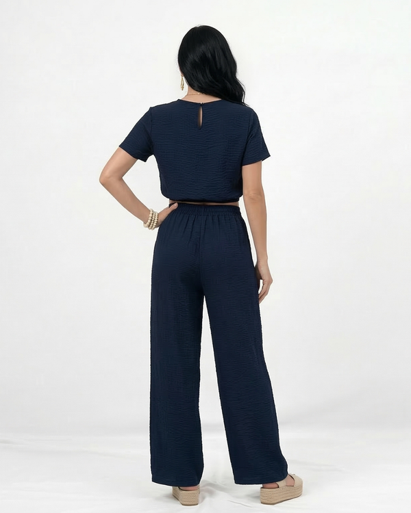 Conjunto azul marino crop top manga corta cuello redondo con cintura elástica y pantalón ancho con cordón, cómodo y chic para fiestas y salidas elegantes en Colombia
