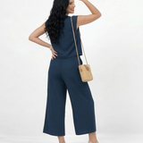 Conjunto azul marino crop top con manga tipo volante y pantalón ancho de pierna recta con cintura elástica, cómodo y casual chic para salidas y fiestas en Colombia