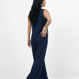 Conjunto azul marino top sin mangas cuello cuadrado con doble capa y pantalón ancho pierna recta, elegante para fiestas, grados y salidas especiales en Colombia