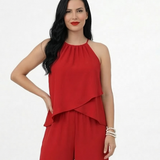 Conjunto rojo top halter cuello redondo fruncido con doble capa fluida y pantalón ancho, llamativo y elegante para fiestas, matrimonios y grados en Colombia