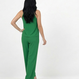 Conjunto verde top halter cuello redondo fruncido con doble capa fluida y pantalón ancho, fresco y elegante para fiestas, grados y salidas especiales en Colombia