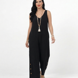 Enterizo negro en lino sin mangas con escote en V, pierna ancha y botones decorativos laterales, versátil para salidas de día y eventos casuales