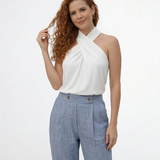 Pantalón azul claro tipo lino cintura alta con pinzas y botón decorativo, elegante y cómodo para salidas casuales, reuniones y trabajo en Colombia