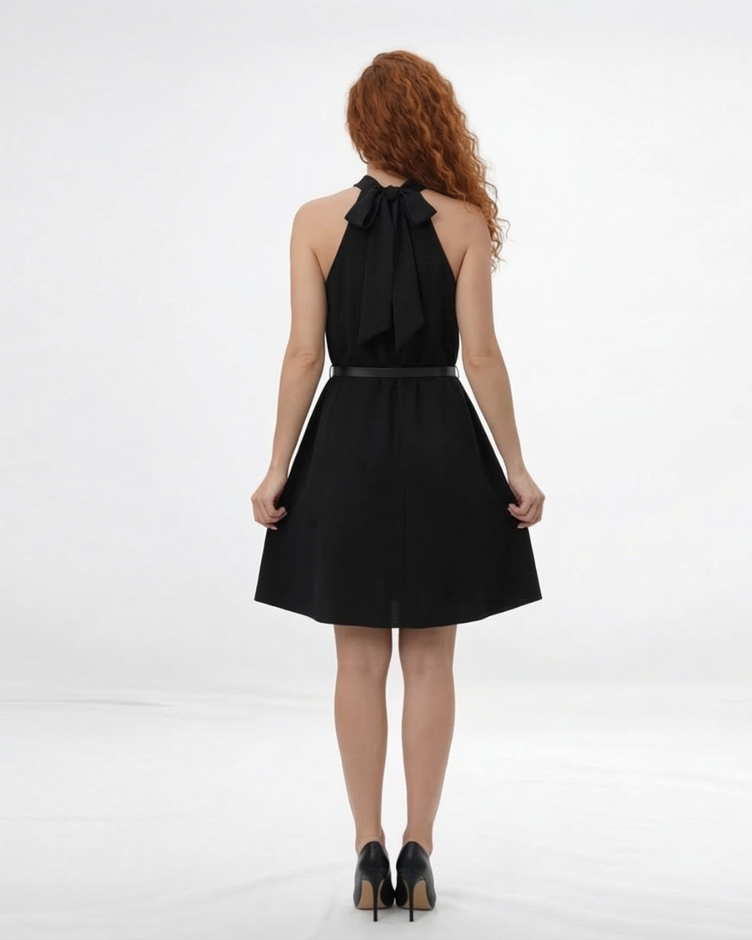 Vestido corto negro cuello halter suelto sin mangas, elegante y cómodo, perfecto para reuniones, salidas de noche y eventos formales