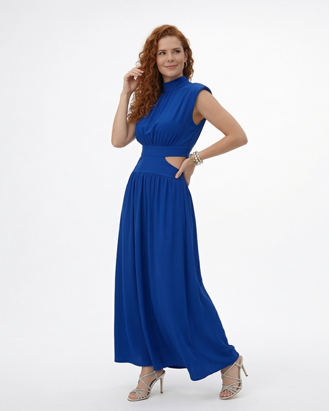Vestido largo azul cuello alto con abertura cut out en cintura y falda acampanada fruncida, llamativo y elegante para fiestas, matrimonios y grados en Colombia