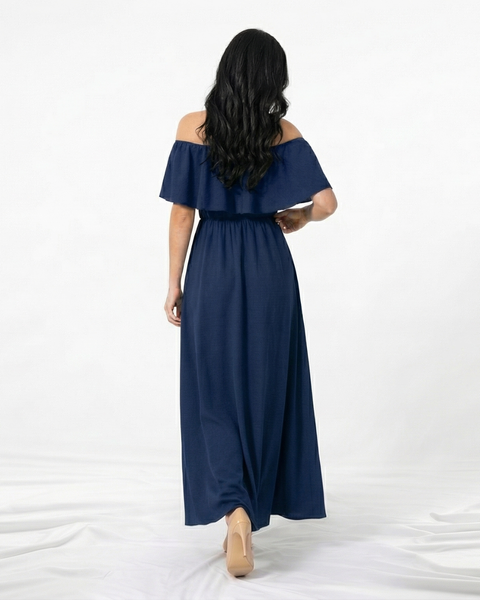 Vestido largo azul marino con hombros descubiertos, volante en el busto, cintura elástica y abertura frontal en la falda, perfecto para matrimonios, fiestas y eventos elegantes