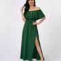 Vestido largo verde con hombros descubiertos, volante en el busto, cintura elástica y abertura frontal en la falda, ideal para matrimonios, fiestas de noche y eventos especiales